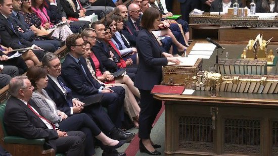 英国新财相称上届政府留下220亿英镑亏空，年内将公布补漏措施